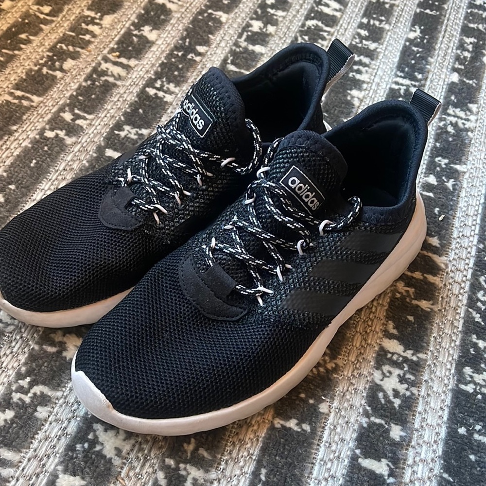 Adidas / Women’s Sneakers / Tennis Shoes
